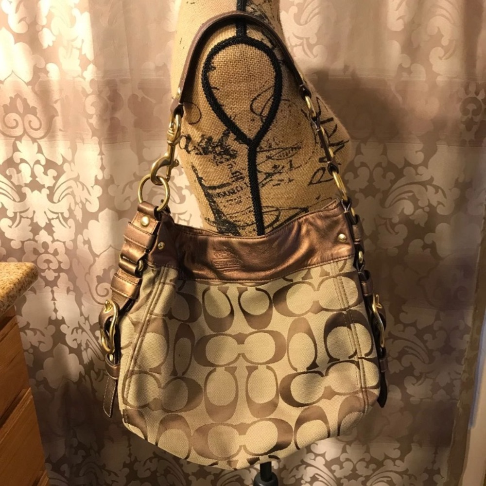 Coach Signature Shoulder Bag